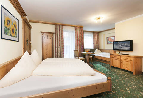 Three-bedded room for 3 people ca. 25 m² Triple room at Hotel & Restaurant Nevada