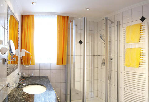Three-bedded room for 3 people ca. 25 m² Bathroom at Hotel Nevada